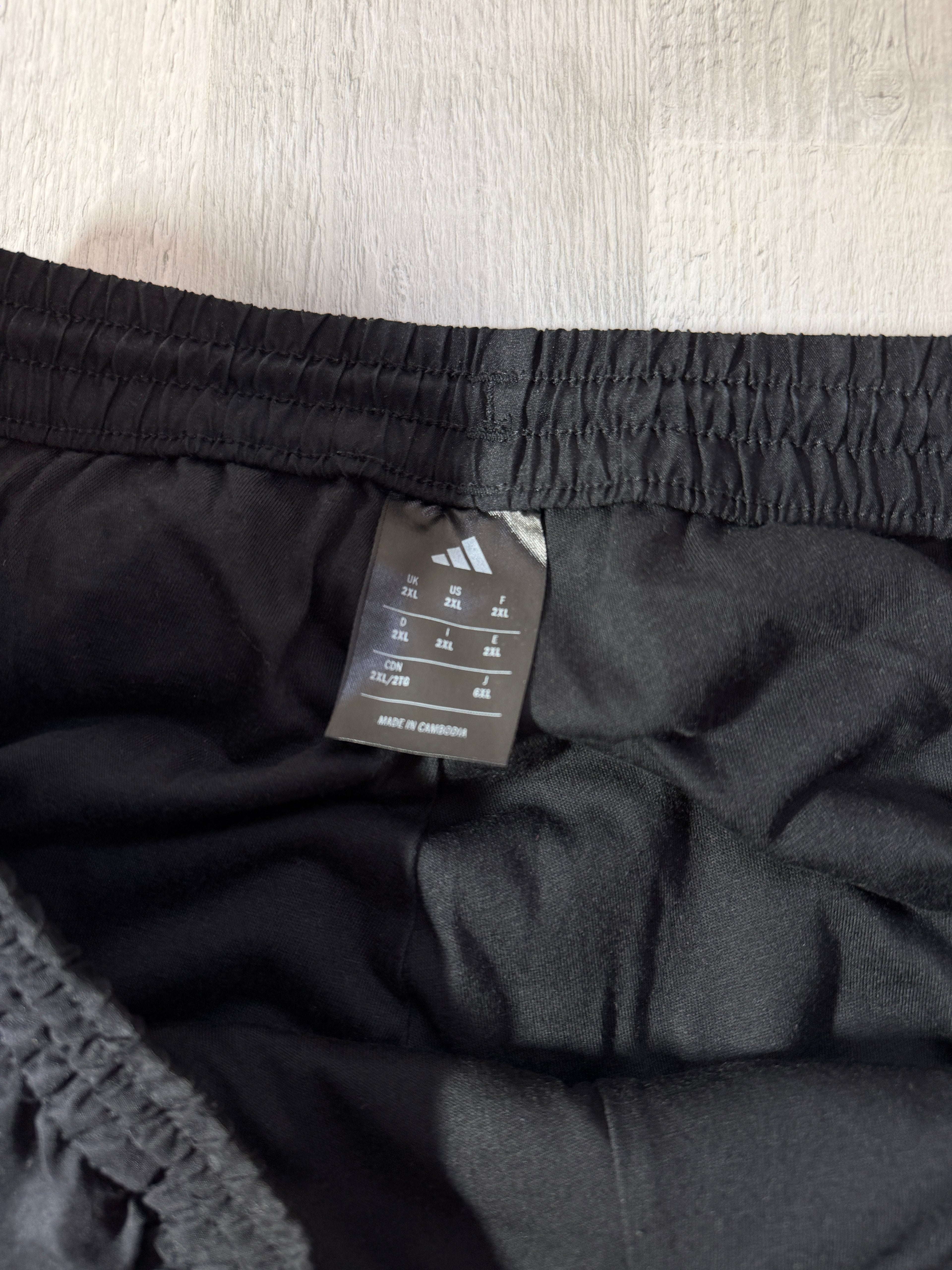 Adidas Susi ( XXL )