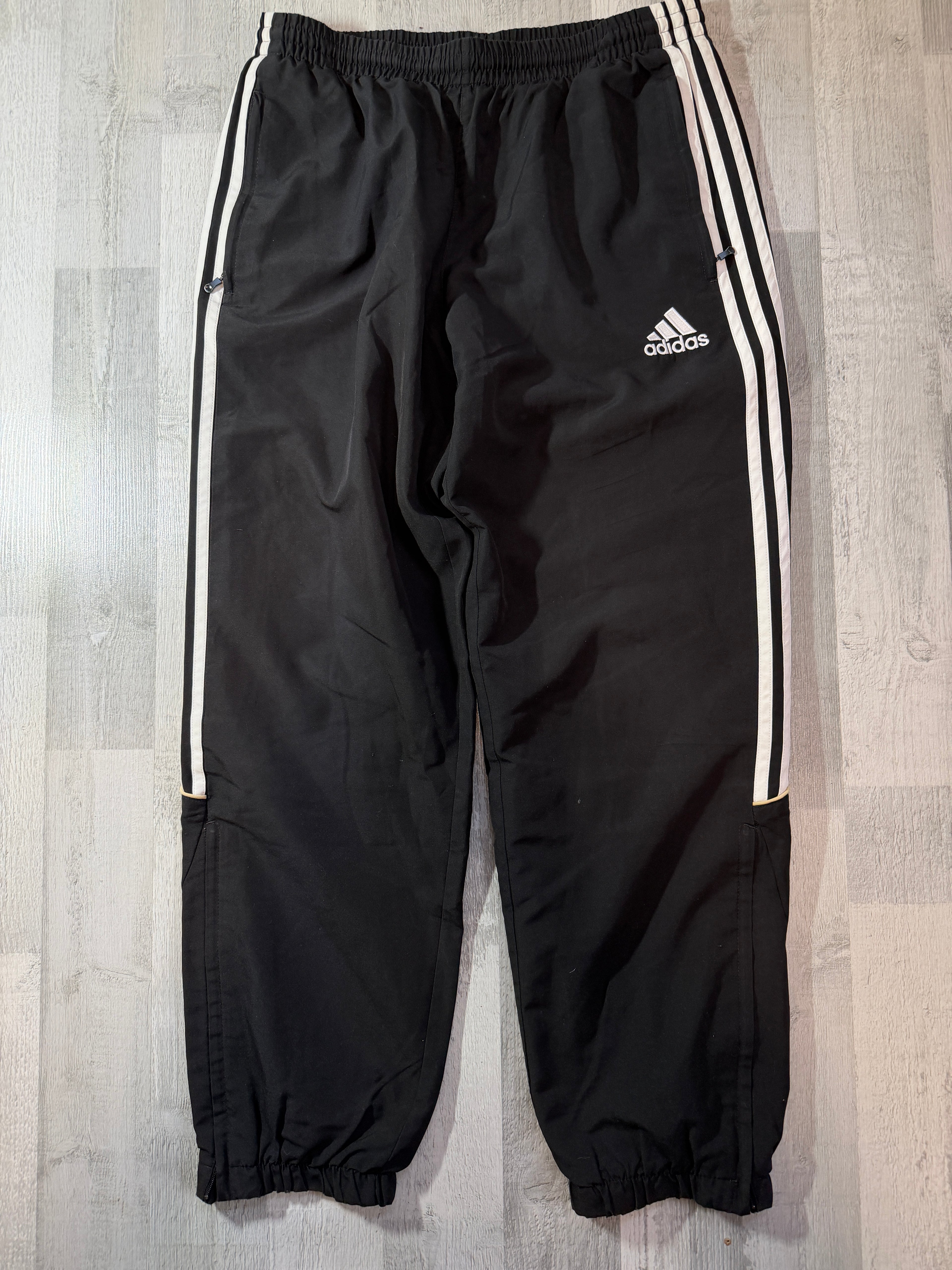Adidas Susi ( M - L )