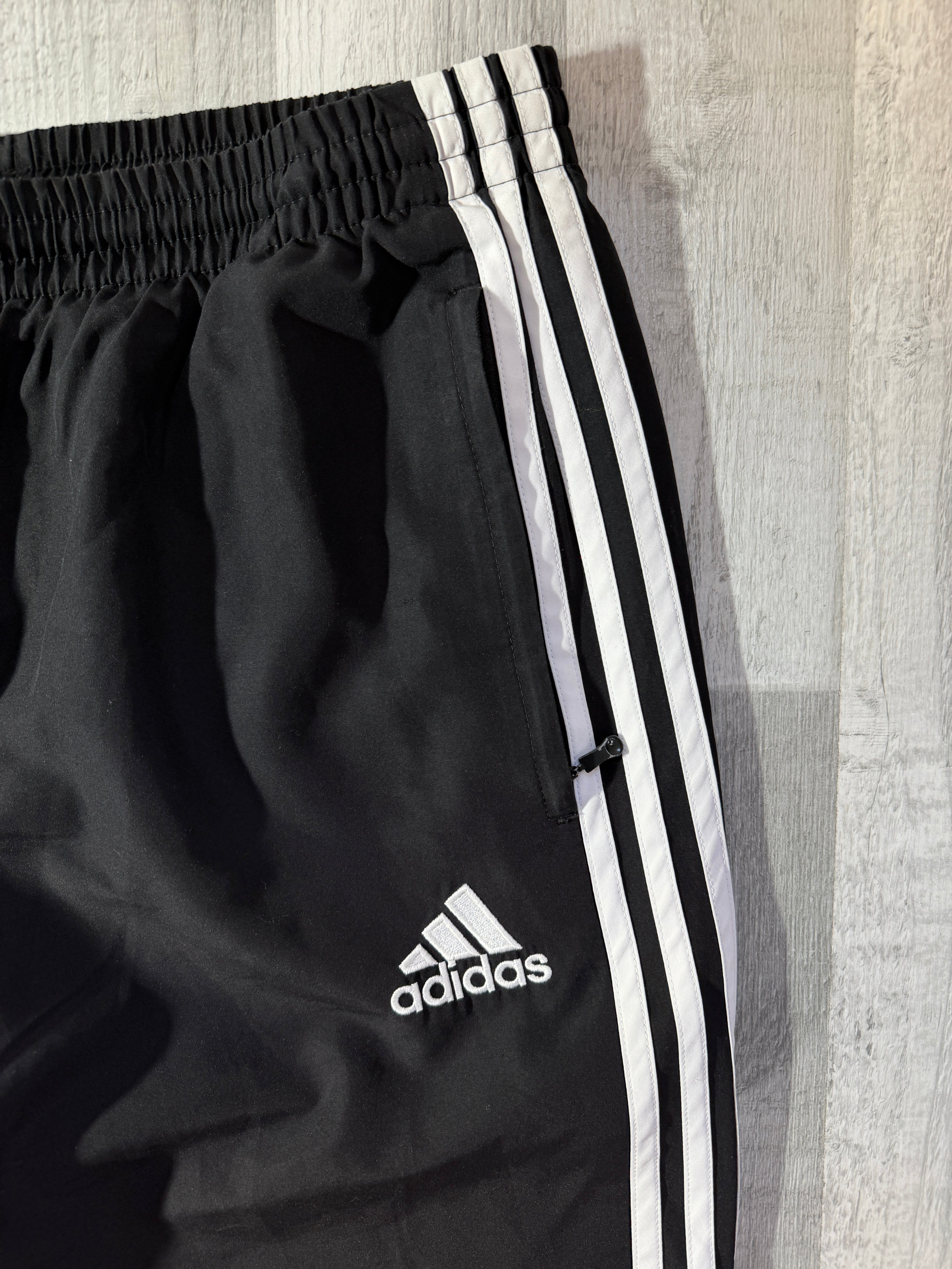 Adidas Susi ( M - L )